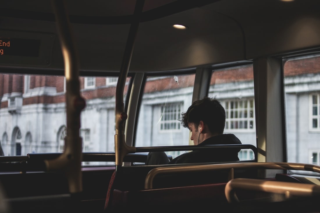 Lange Busfahrten Alleinreisende