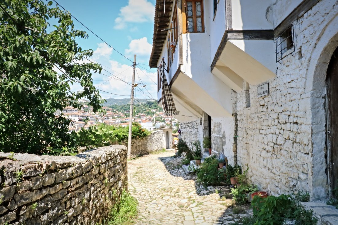 Backpacking Albanien in Berat, die Stadt der tausend Fenster
